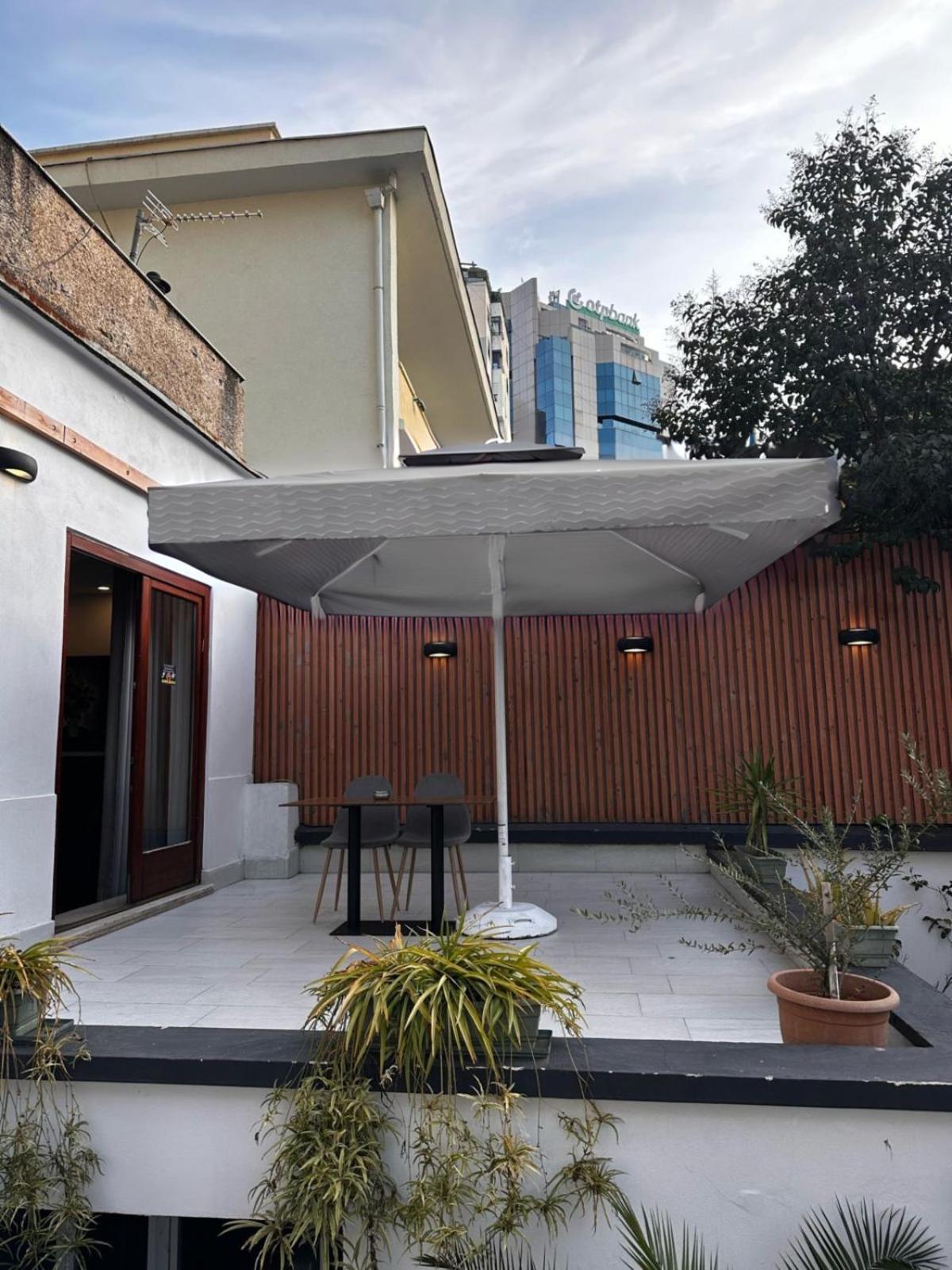 Studio In Bllok Тирана Экстерьер фото