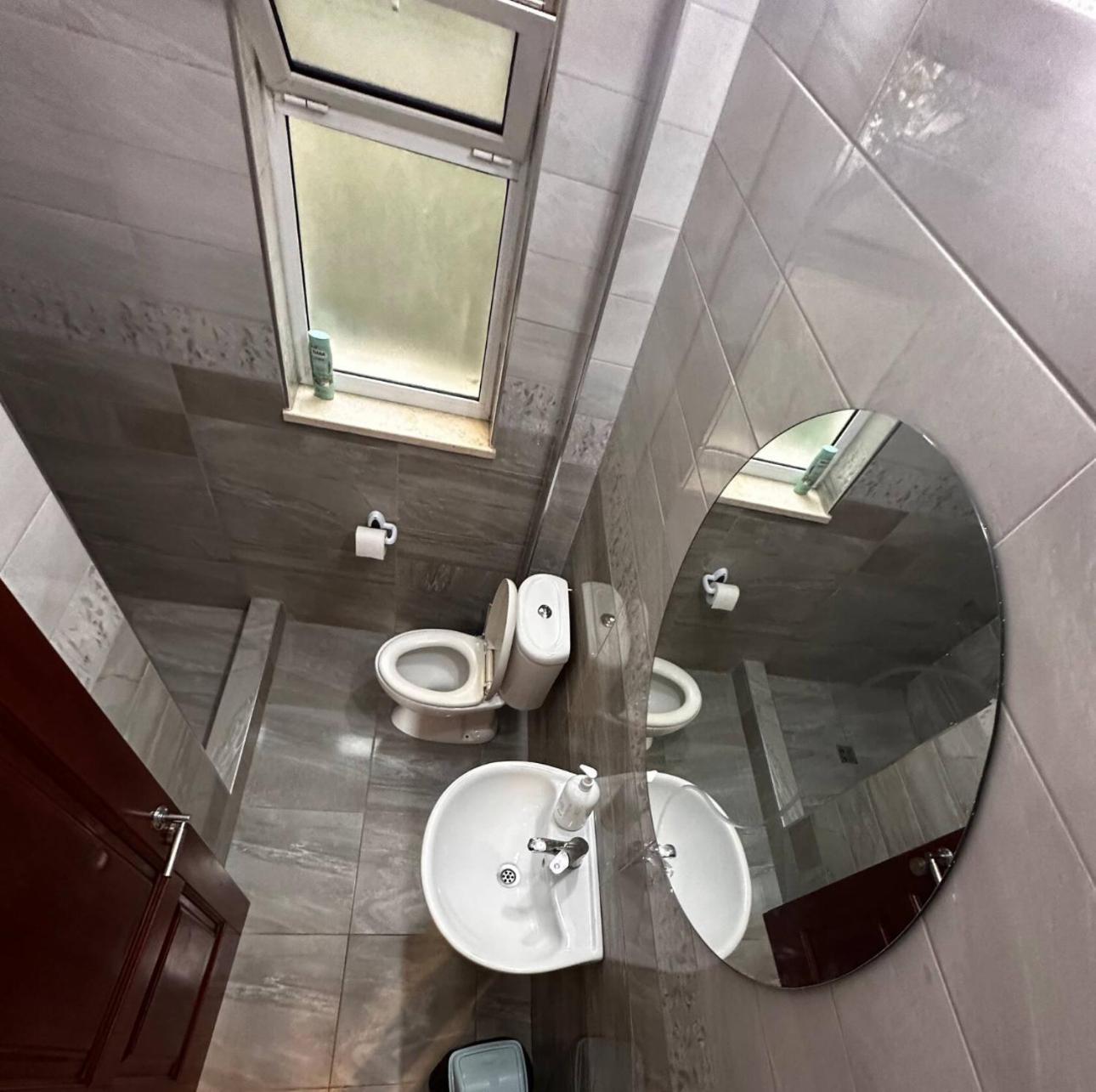 Studio In Bllok Тирана Экстерьер фото