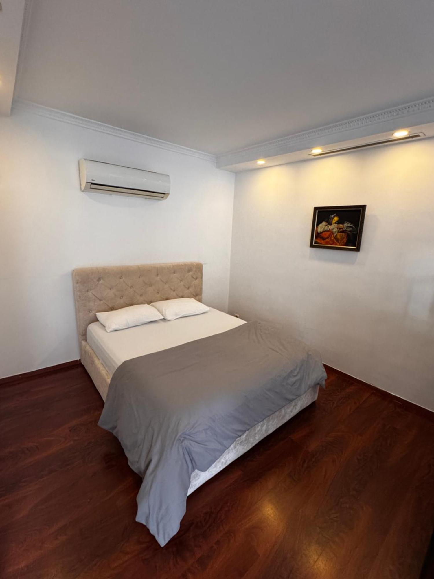 Studio In Bllok Тирана Экстерьер фото