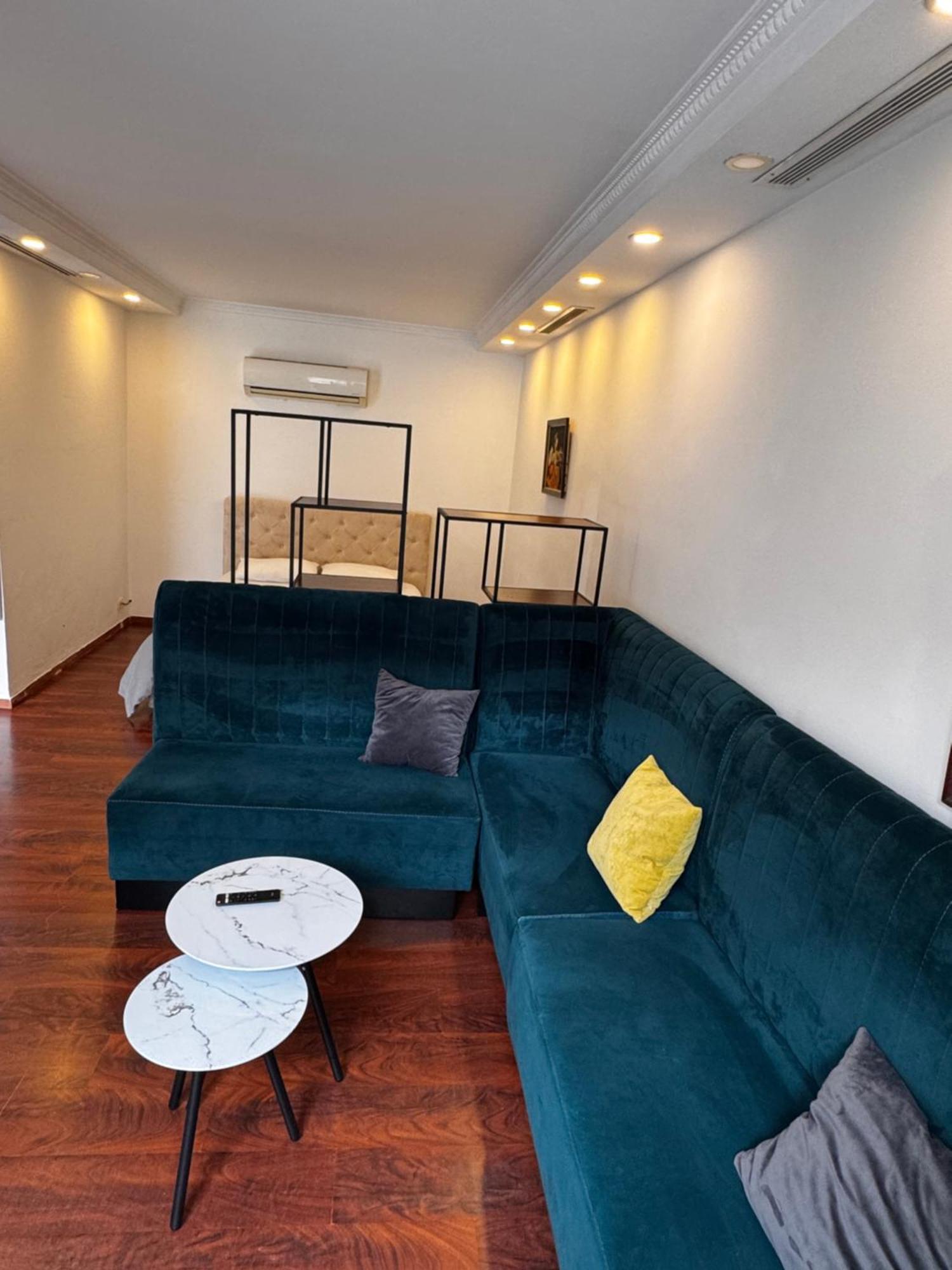 Studio In Bllok Тирана Экстерьер фото